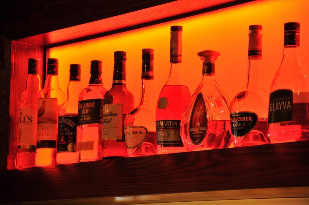 Mondo Hotel コートブリッジ エクステリア 写真