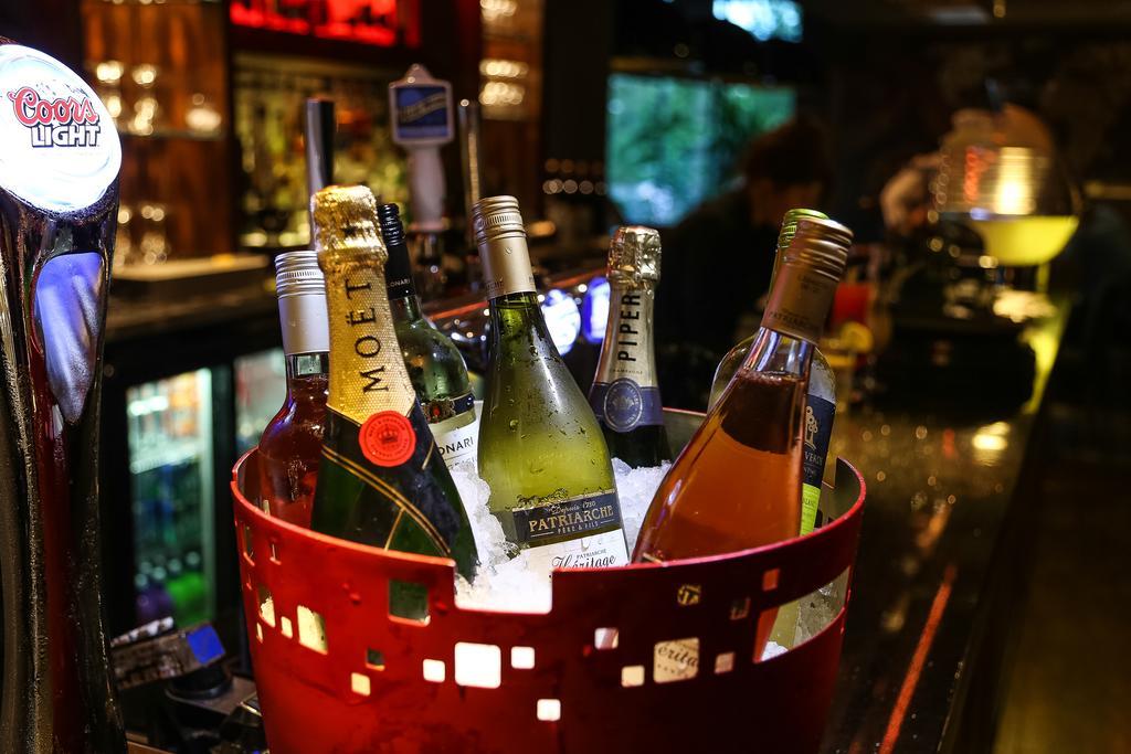 Mondo Hotel コートブリッジ エクステリア 写真