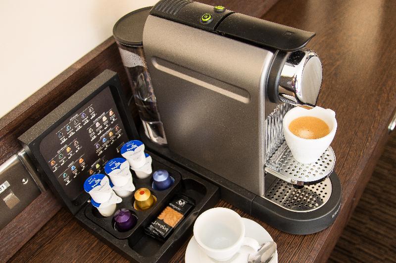 Mondo Hotel コートブリッジ エクステリア 写真